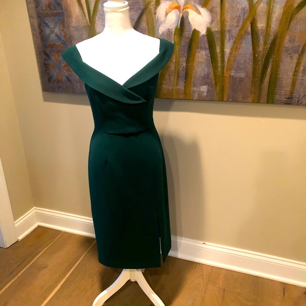 Stunning Black Halo off the shoulder emerald green dress!